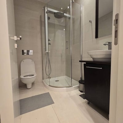 Location d’un appartement spacieux de 3 pièces, 126 m², au centre de Belgrade, Serbie
